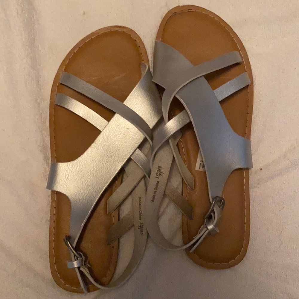 Iike new silver sandals